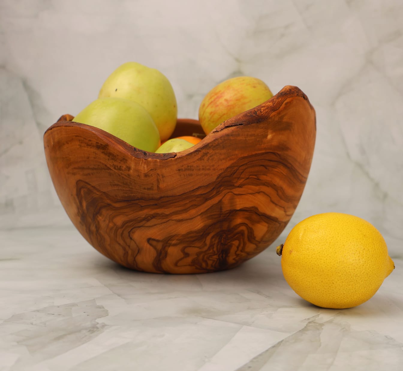 Fructieră sau Salatieră Basilicata din lemn de măslin 21 x 14 cm