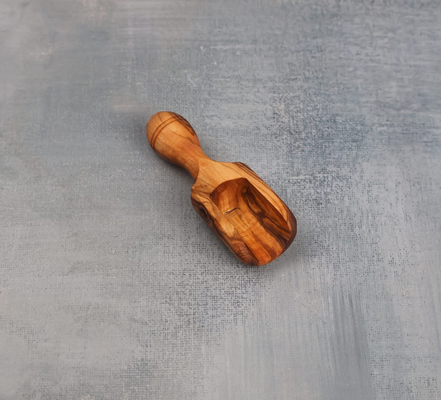 Lingură condimente tip dozator din lemn de măslin 8 cm
