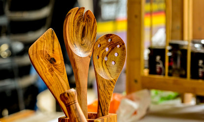 Lingură cu găuri din lemn de măslin 30 | 35 cm