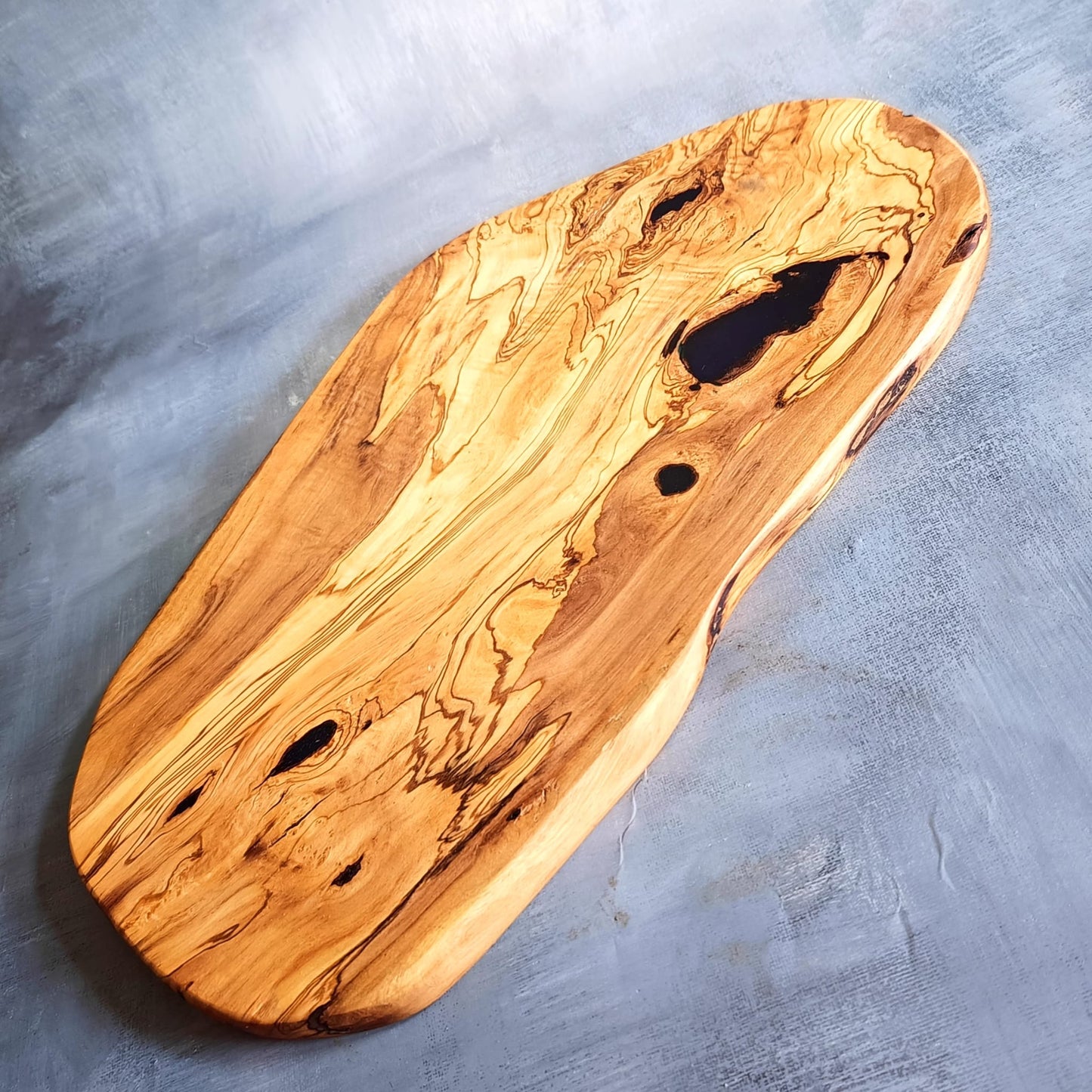 Tocator din lemn de maslin cu rasina 41 cm