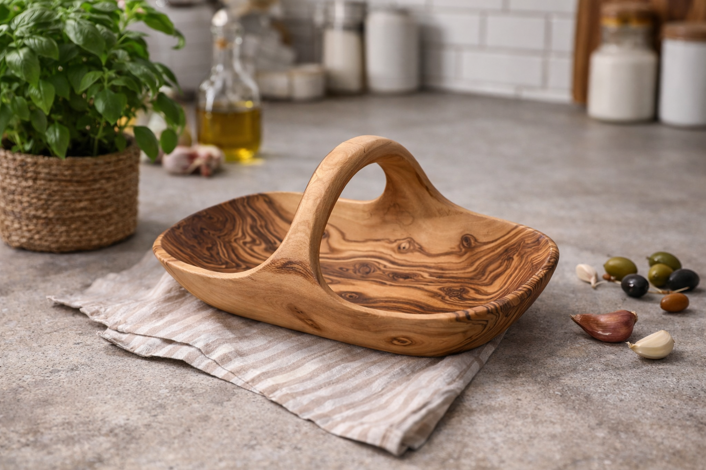 Fructiera din lemn de măslin cu mâner 29 cm