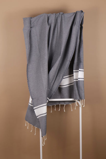 Плажна кърпа Fouta | Тунис | Тъмно сиво с бели райета 200 х 100 см
